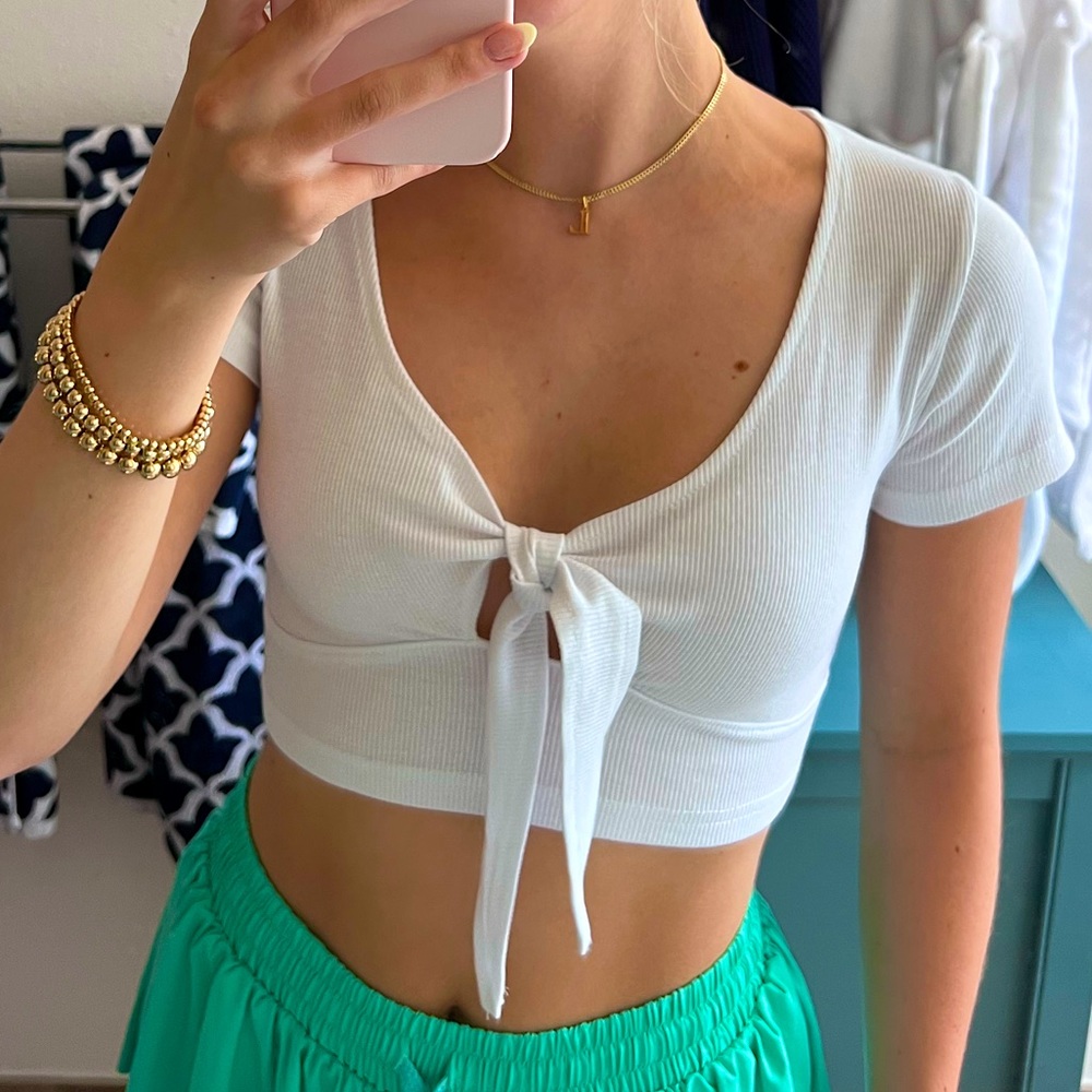 SHEIN White tie front crop top